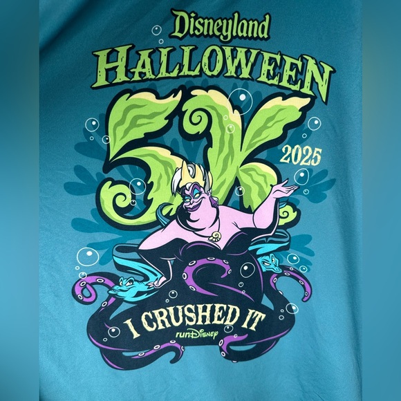 NWT Disneyland 2025 Haloween Graphic Finisher T-Shirt - Picture 3 of 6